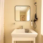 Bright For Two Near Metro & Sights Апартаменты *