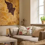 Апартаменты Bright For Two Near Metro & Sights *