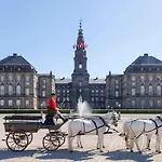 Апартаменты Bright For Two Near Metro & Sights Копенгаген